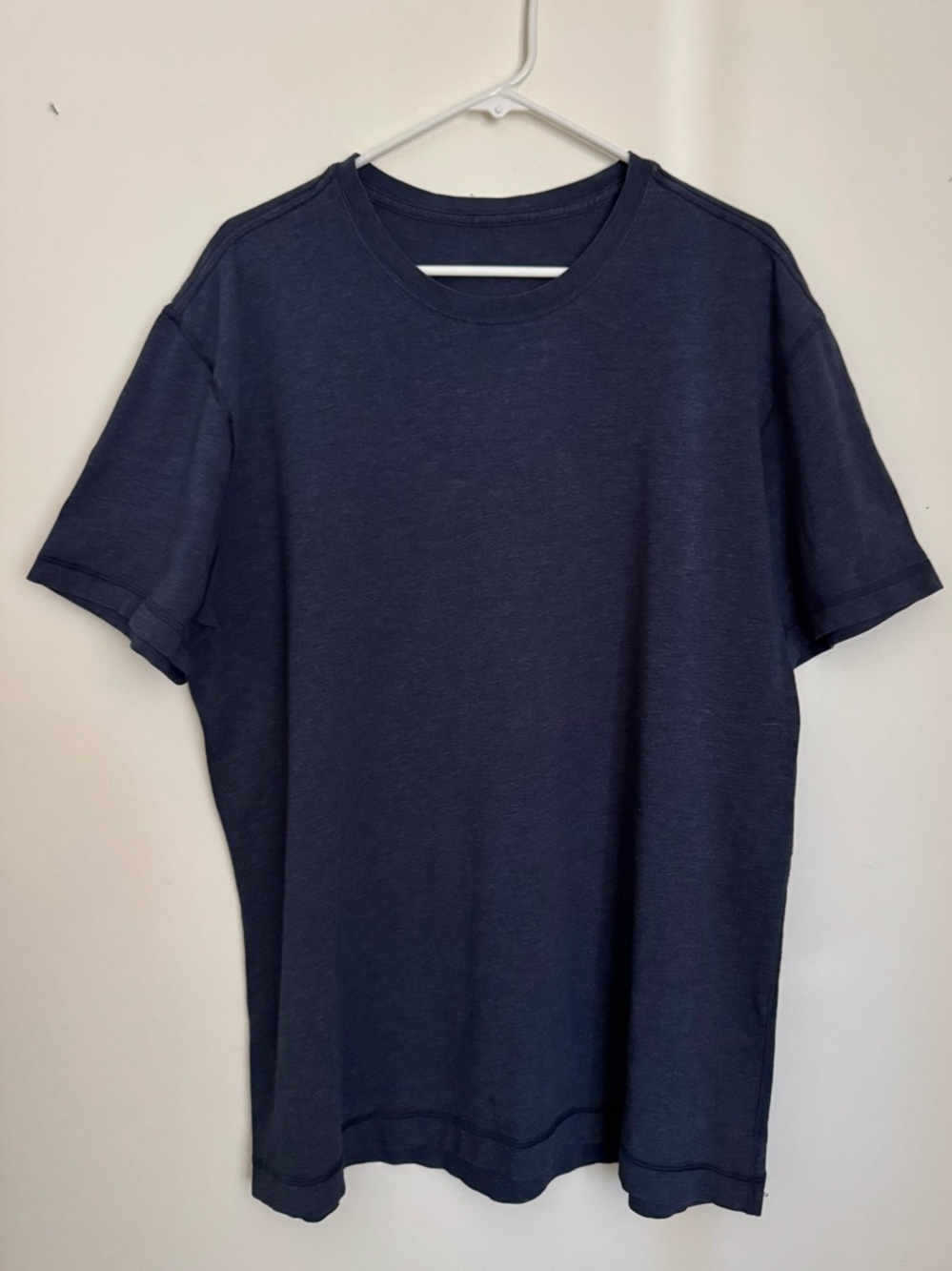Lululemon Men’s Short Sleeve Tee Shirt, Size XL